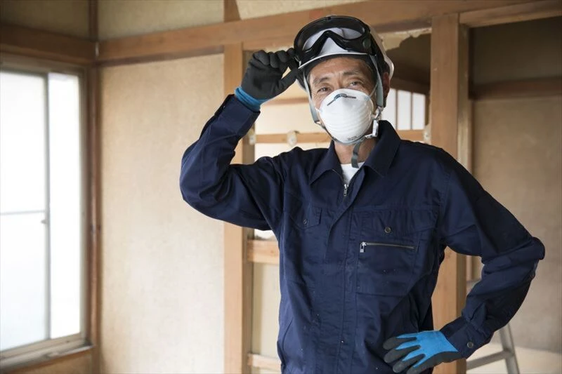 解体作業の職人